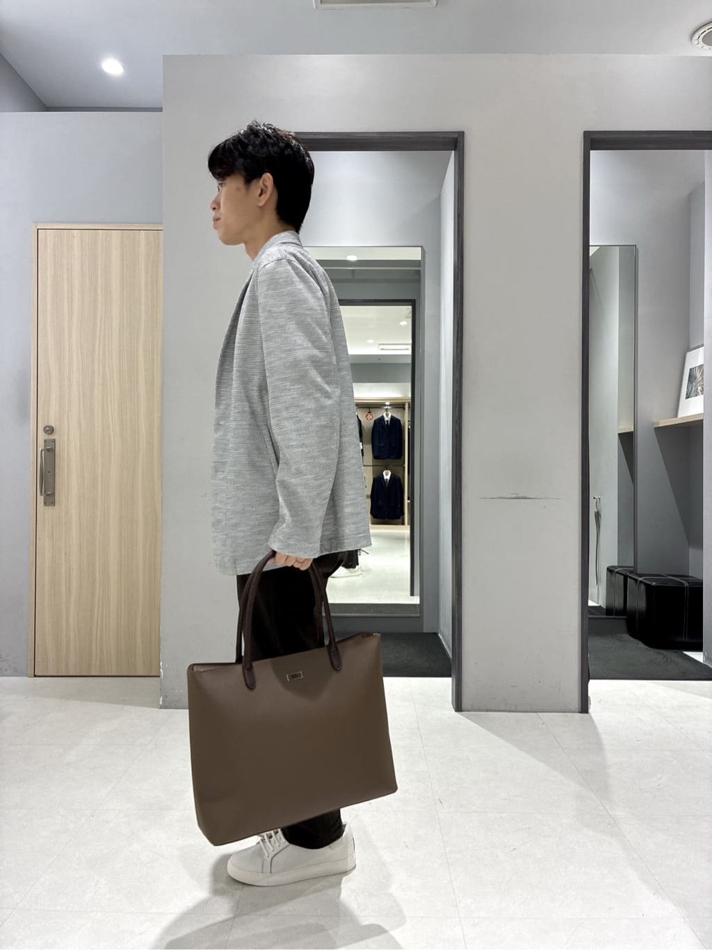 わいずみさんの「TAKEO KIKUCHI｜【尾州織】ショールカラー カーディガン」を使ったコーディネート
