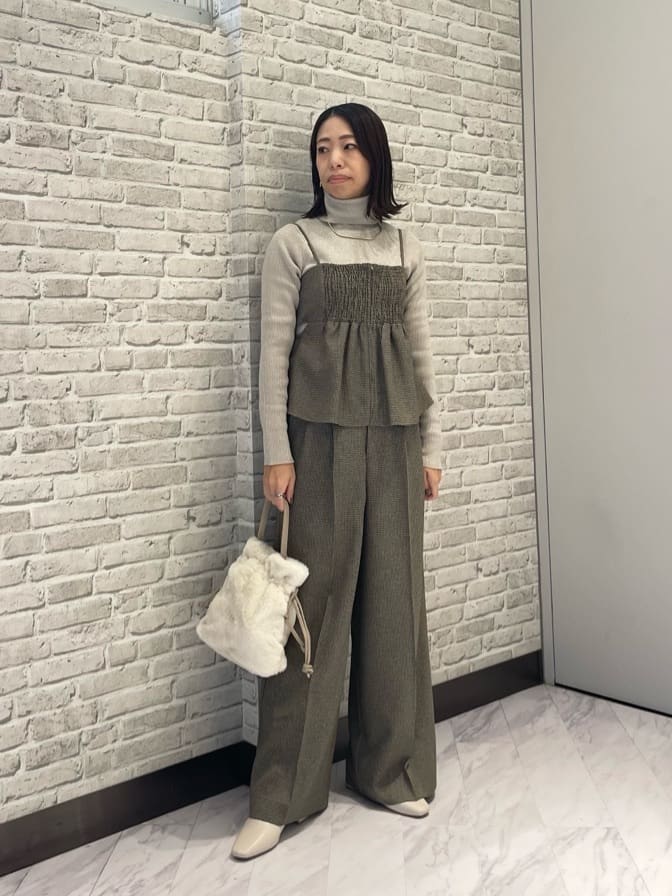 Mikoさんの「INDIVI｜ガンクラブチェックワイドパンツ」を使ったコーディネート