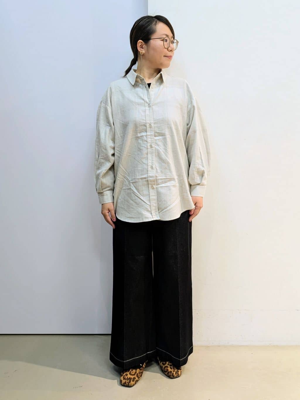kotoさんの「THE SHOP TK｜インしてる風にも着られるチェックシャツ」を使ったコーディネート