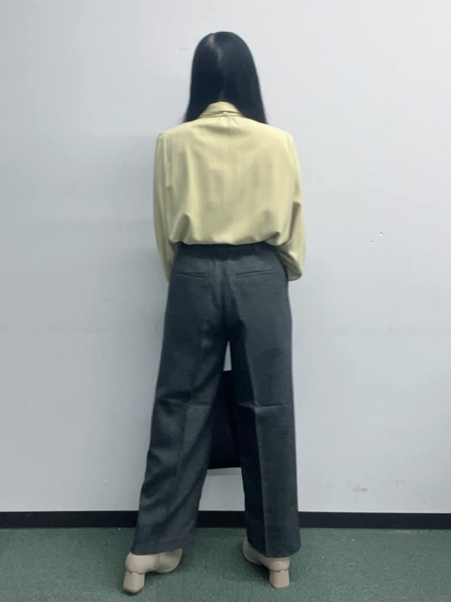Hitomiさんの「index｜ツィード調ワイドストレートパンツ【洗濯機OK／防シワ】」を使ったコーディネート