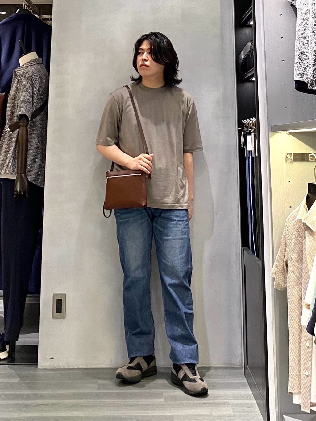nishiさんの「TAKEO KIKUCHI｜【モンスターストレッチ】日本製 ウォッシュド デニムパンツ」を使ったコーディネート