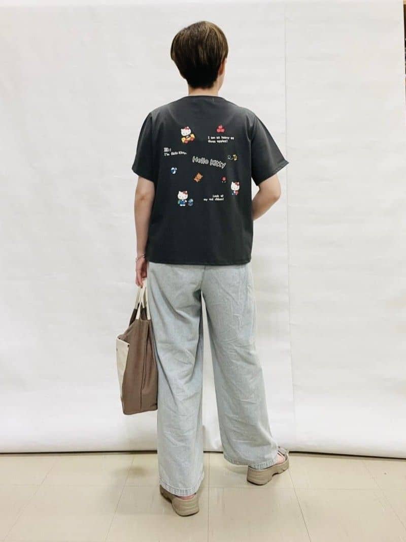 なっちゃんさんの「SHOO･LA･RUE｜暑い夏も軽やかに デニムイージーワイドパンツ」を使ったコーディネート
