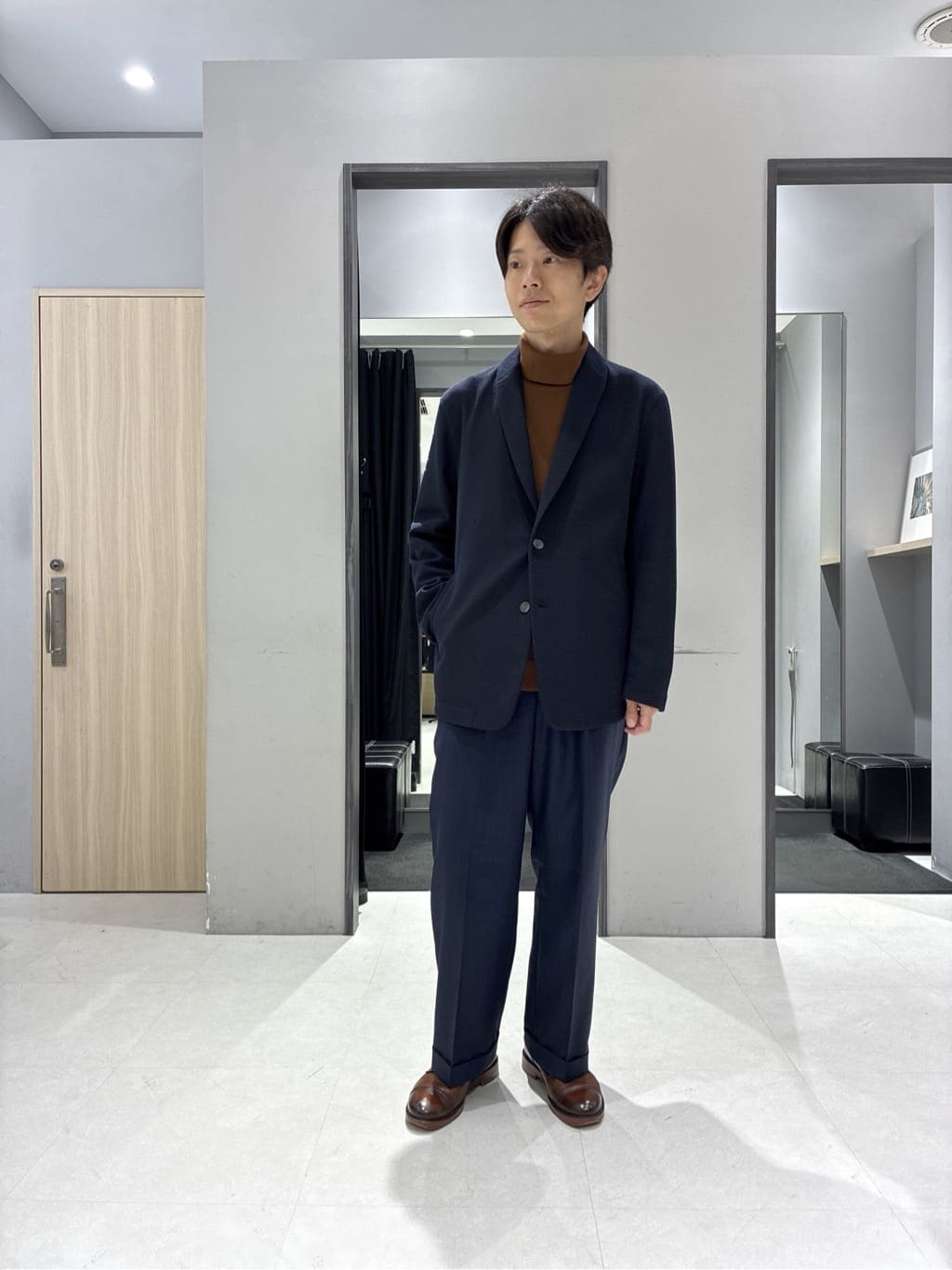 わいずみさんの「TAKEO KIKUCHI｜【尾州織】ショールカラー カーディガン」を使ったコーディネート