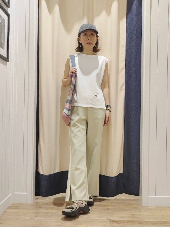 toyaさんの「Dessin｜【洗える】ノースリーブカットソー」を使ったコーディネート