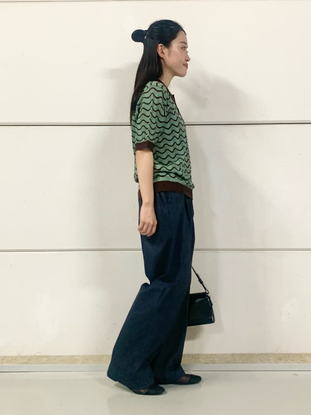 sahoさんの「THE SHOP TK｜【美脚見え】タックワイドパンツ【セットアップ可】」を使ったコーディネート