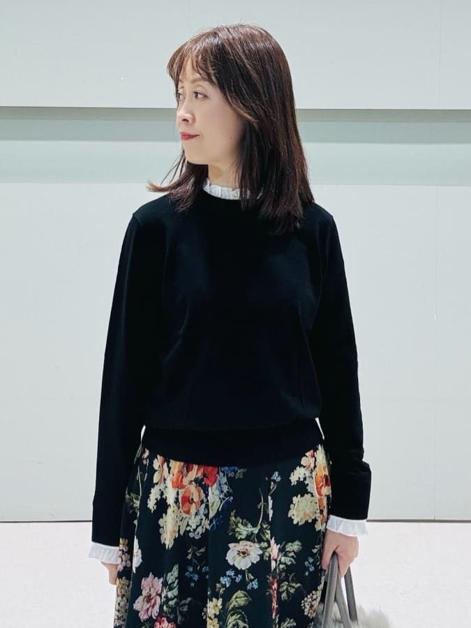 makiさんの「UNTITLED｜【フリル取り外し可/きれいめエレガント】フリルシャツレイヤード風ニット」を使ったコーディネート