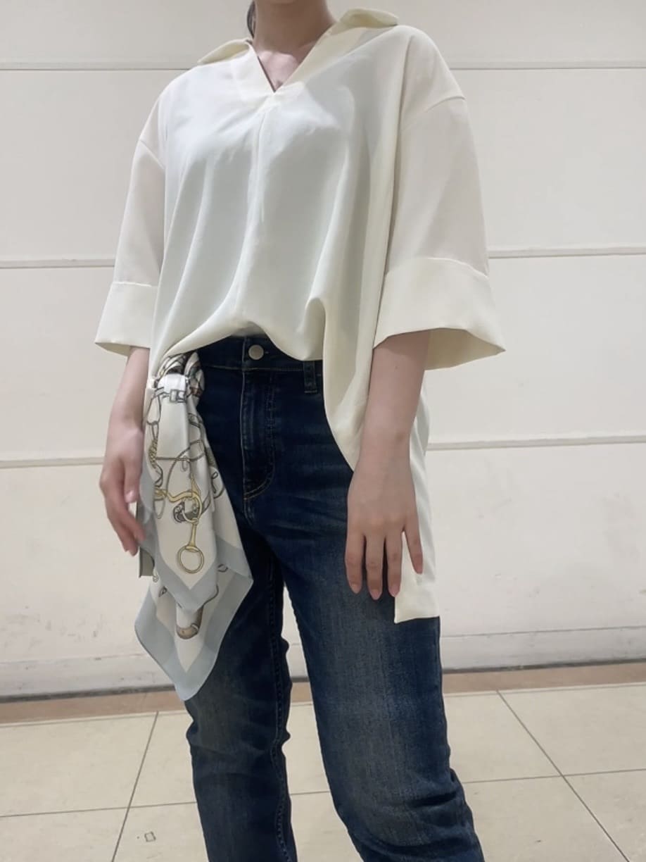 watanabeさんの「UNTITLED｜【UVカット/接触冷感/吸水速乾/ゆったり】V開きネックシャツ」を使ったコーディネート