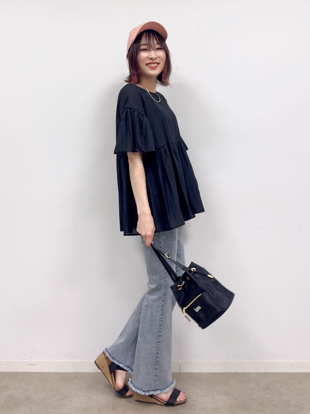𝐜𝐡𝐢𝐤𝐚さんの「SHOO･LA･RUE｜【ひんやり/S-LL】ストレッチフレアデニム」を使ったコーディネート
