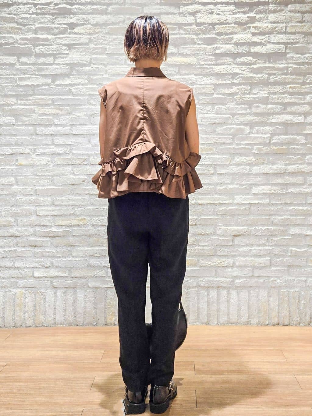 yoshimiさんの「OPAQUE.CLIP｜《Can Cam掲載》裾ラッフルフリルシャツ【洗濯機洗い可】」を使ったコーディネート