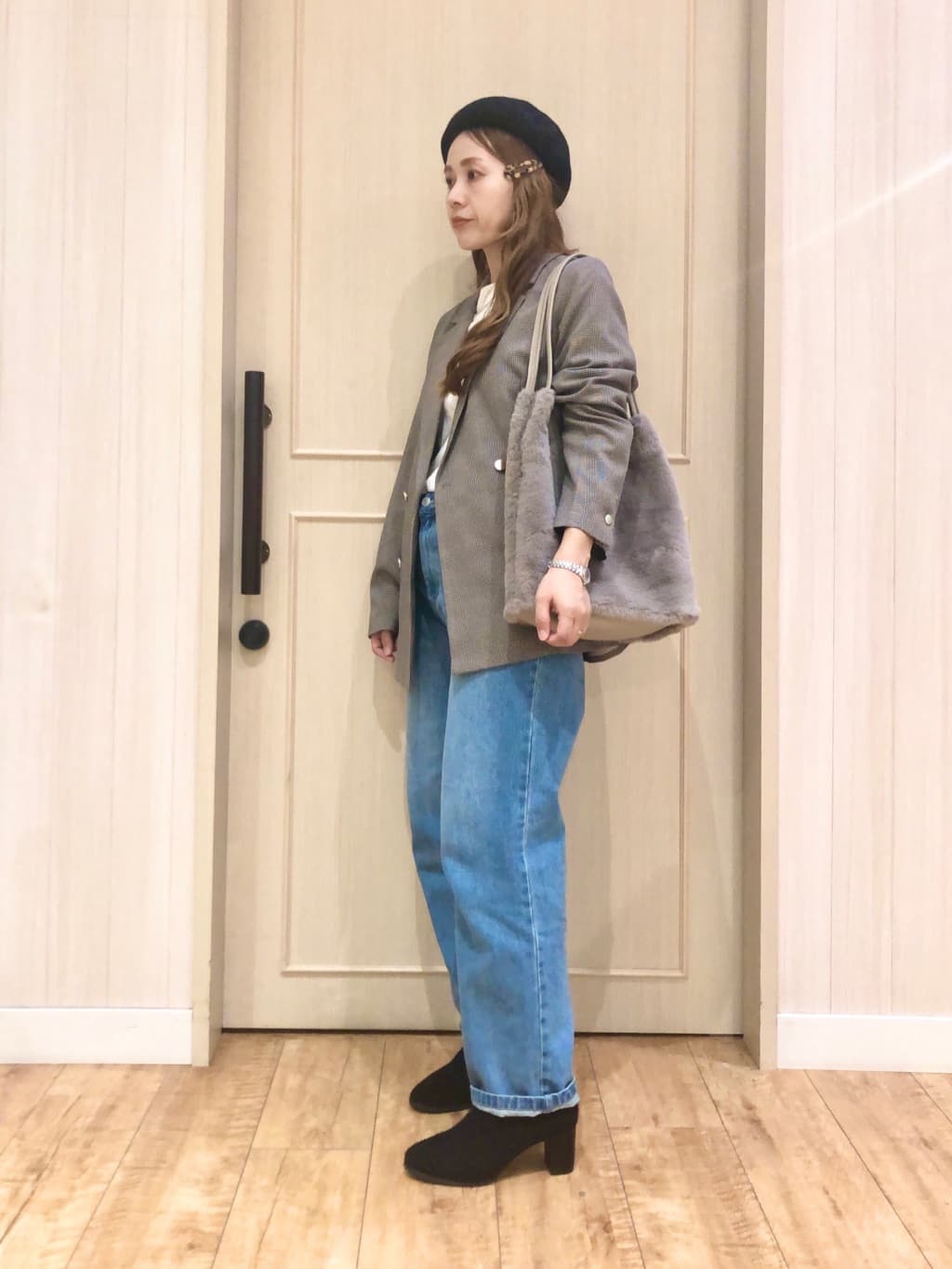 YOUさんの「SHOO･LA･RUE｜【S-LL】美しく見せる ボートネックロンT」を使ったコーディネート