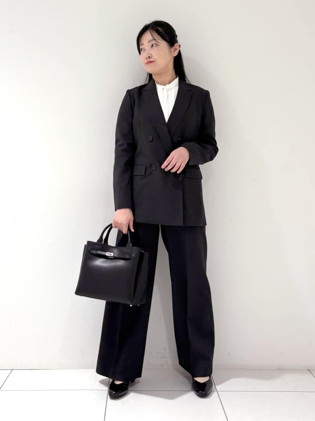 momokoさんの「INDIVI｜【洗える／セットアップ可能】凹凸ストレッチ素材ダブルジャケット」を使ったコーディネート