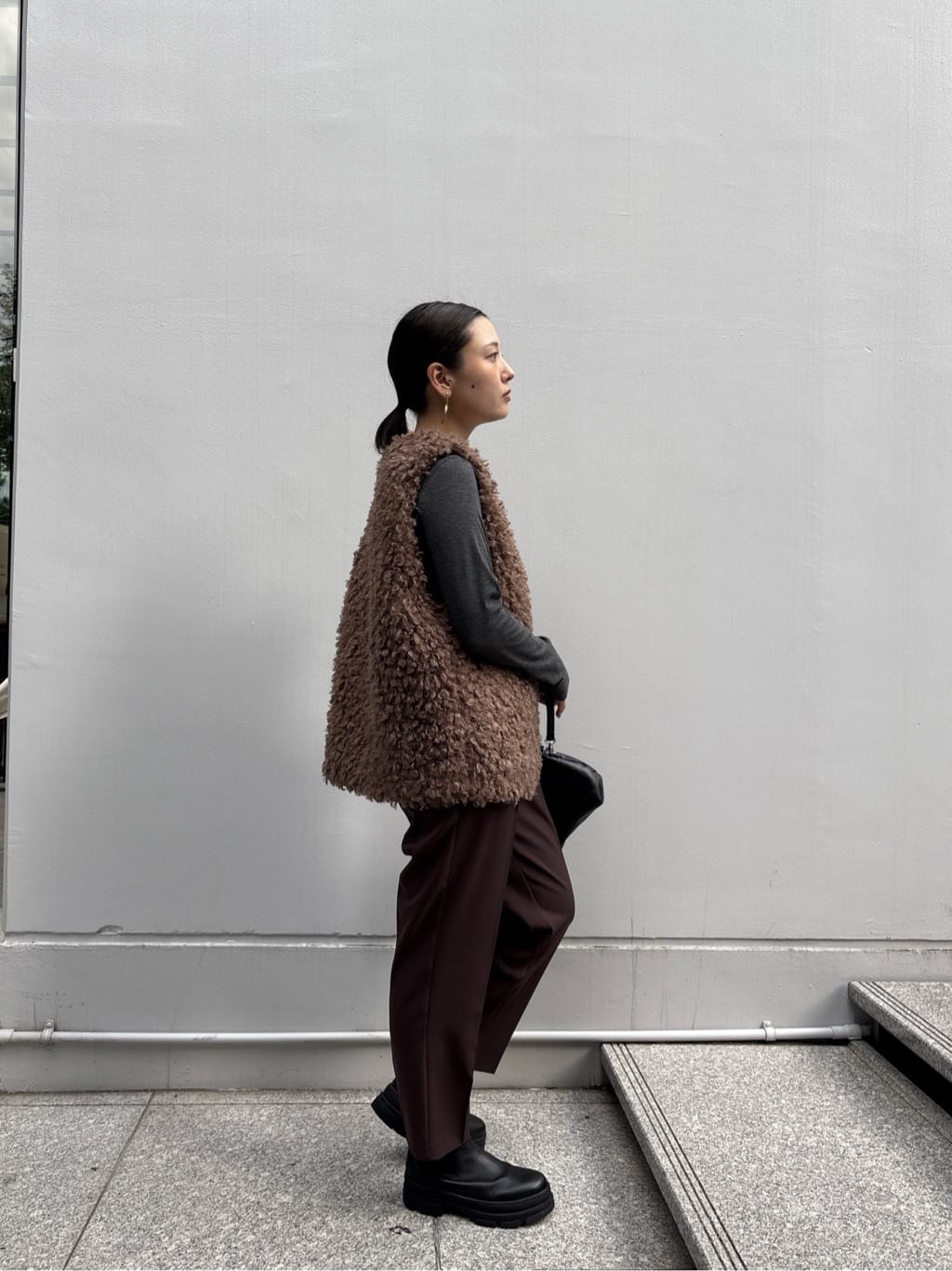 ayanoさんの「INDIVI｜Comfy SET UP｜イージーテーパードパンツ【セットアップ対応／通勤/カセット服】」を使ったコーディネート