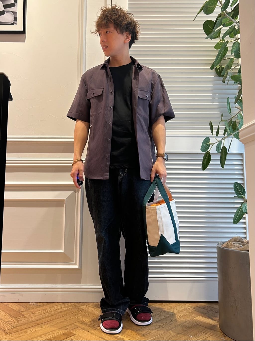 須田　慎二郎さんの「DRESSTERIOR｜」を使ったコーディネート