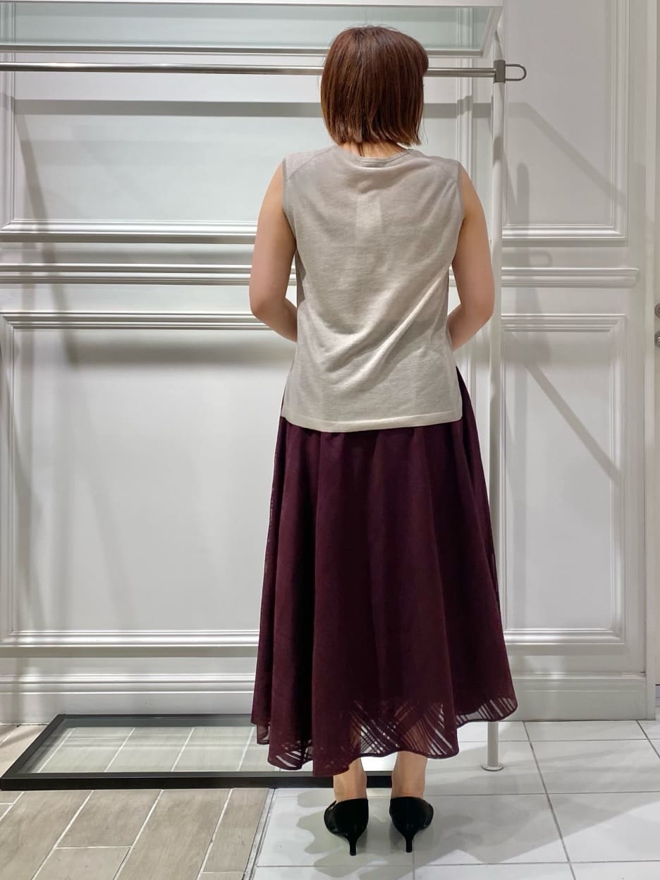 AKKOさんの「UNTITLED｜【アンサンブル可/洗える】シアーノースリーブ プルオーバー」を使ったコーディネート
