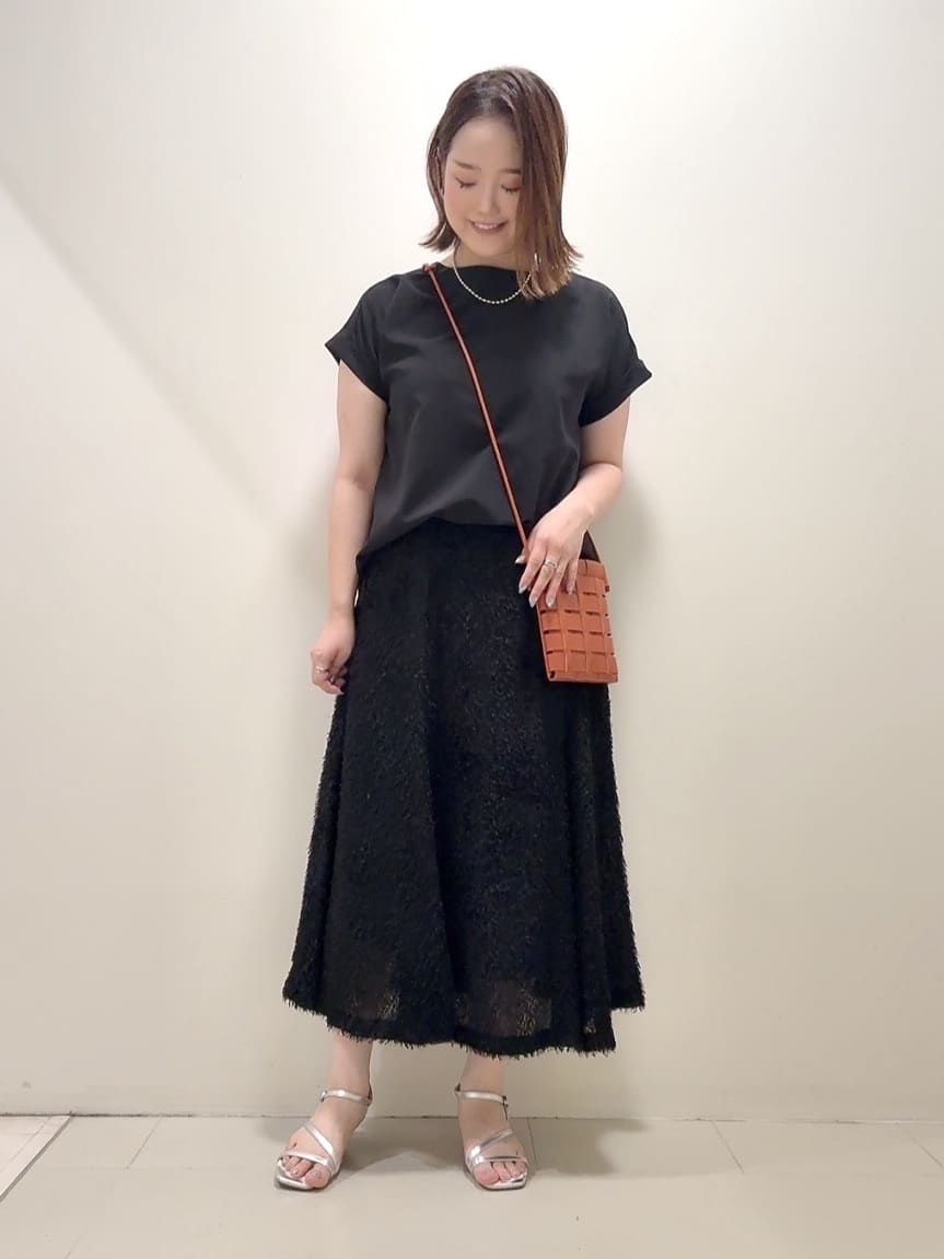 YUIさんの「UNTITLED｜【セットアップ可/はっ水/通勤】リラククール 半袖ブラウス」を使ったコーディネート