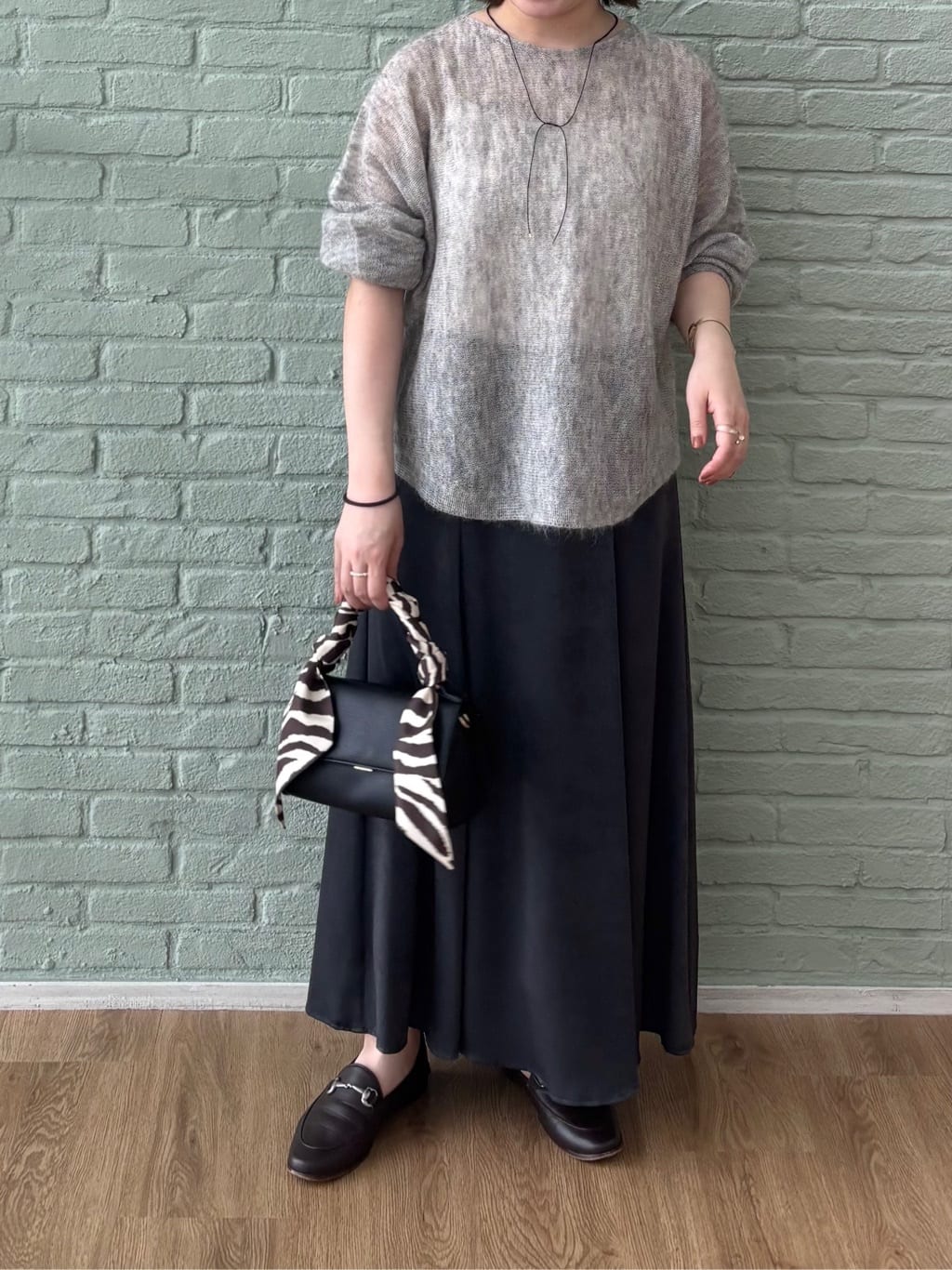 sakuさんの「INDIVI｜【キッドモヘヤ素材】ラウンドヘムニット」を使ったコーディネート