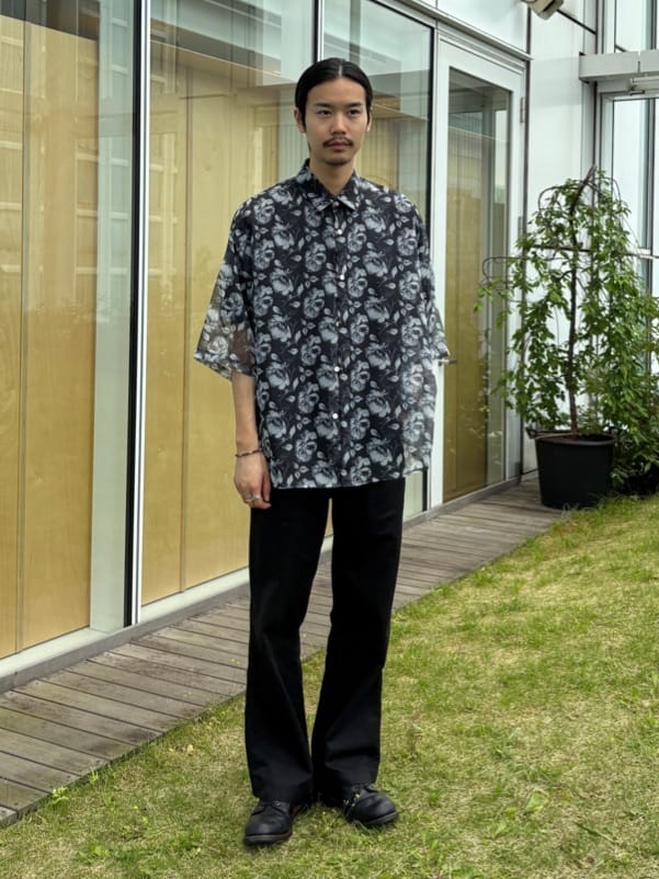 北浦歩大さんの「tk.TAKEO KIKUCHI｜◆シアーフラワーシャツ」を使ったコーディネート