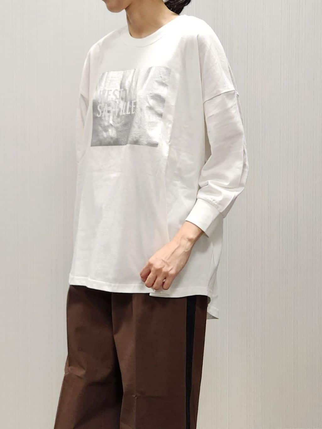 naraさんの「Dessin｜【洗える】箔プリントロングTシャツ」を使ったコーディネート