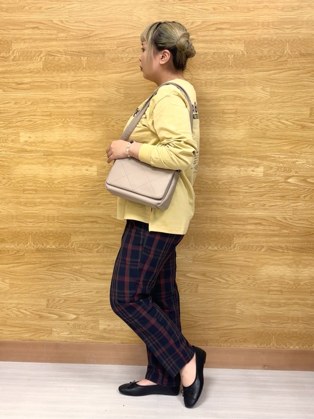 ぁむさんの「SHOO･LA･RUE｜グラフィックアソート ベーシックロンT」を使ったコーディネート
