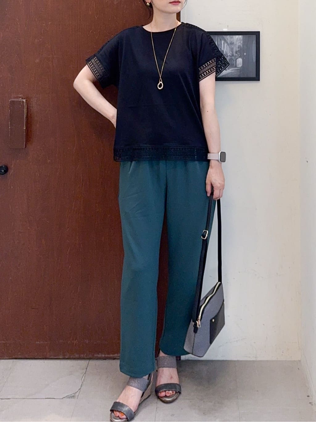 𝐇𝐢𝐫𝐨𝐦𝐢さんの「SHOO･LA･RUE｜【S-LL/ひんやり】インせず決まる 楽してきれいなレース付きトップス」を使ったコーディネート