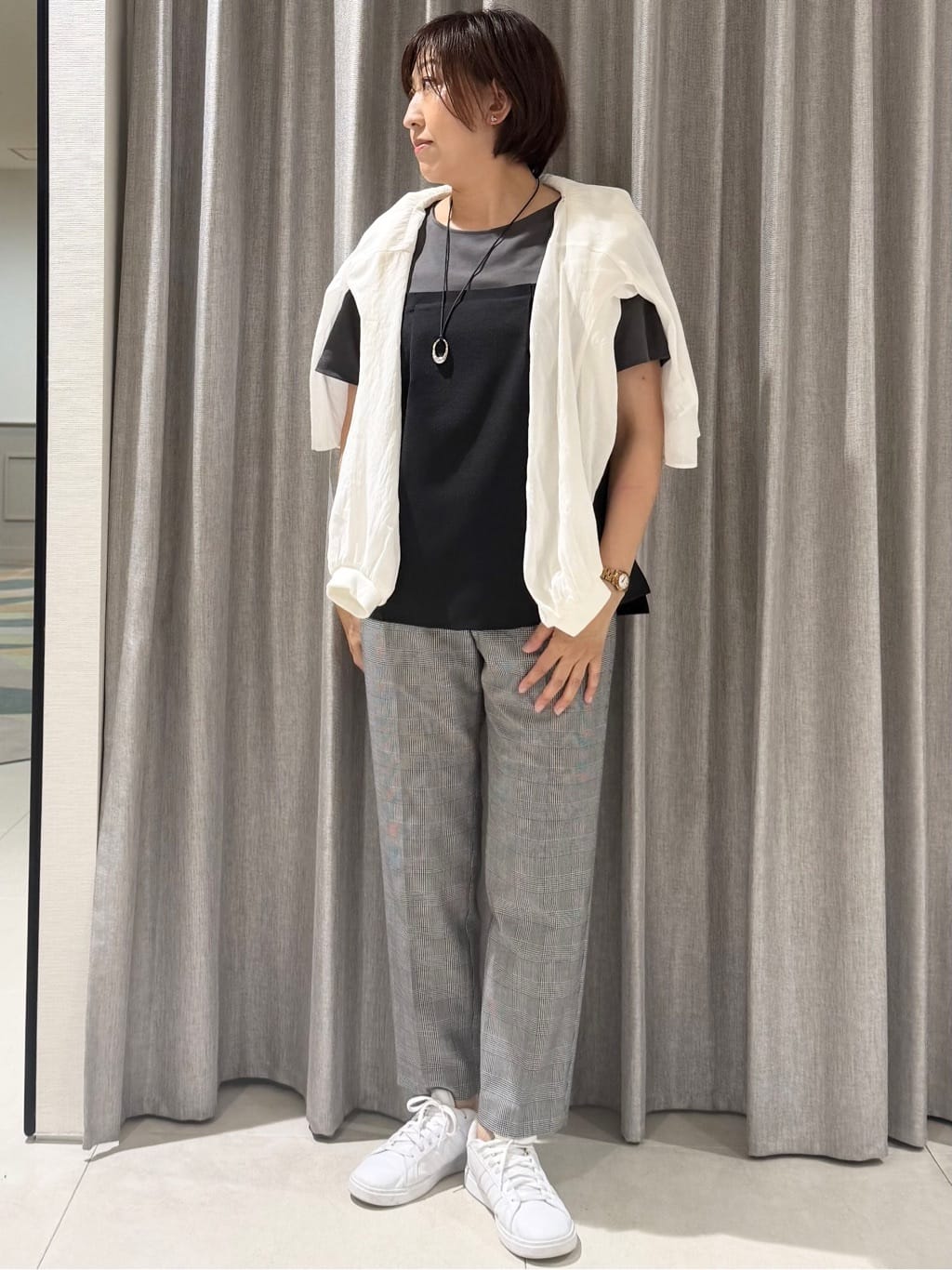 Satさんの「COUP DE CHANCE｜【手洗い可／日本製／ストレッチ】定番センタープレス入りパンツ」を使ったコーディネート