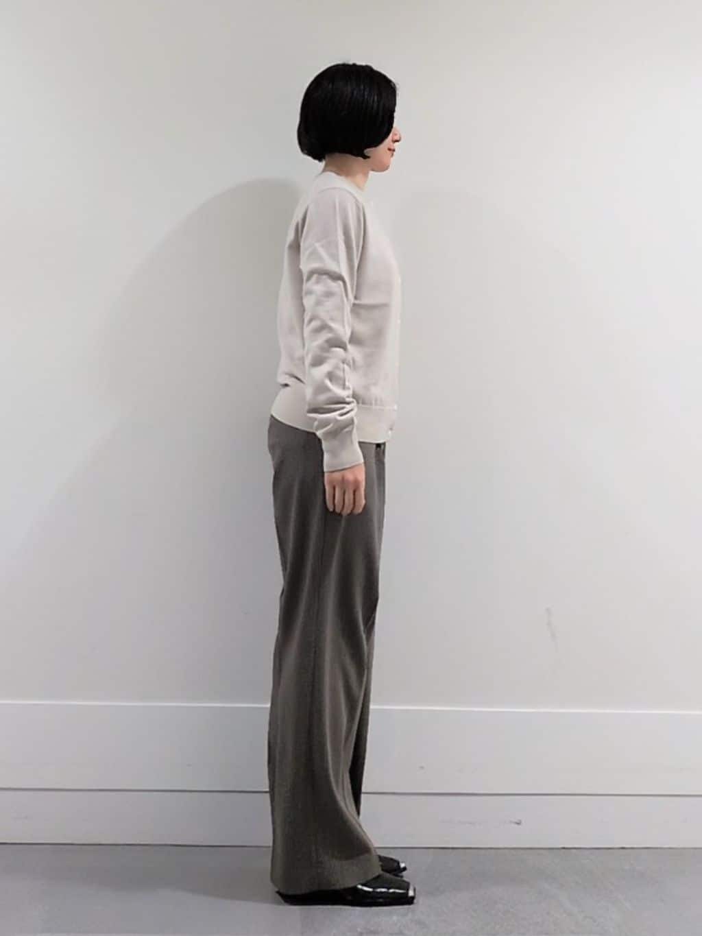 ミズタさんの「UNTITLED｜【洗える/アンサンブル可/ウール100%】ウールクルーカーディガン」を使ったコーディネート