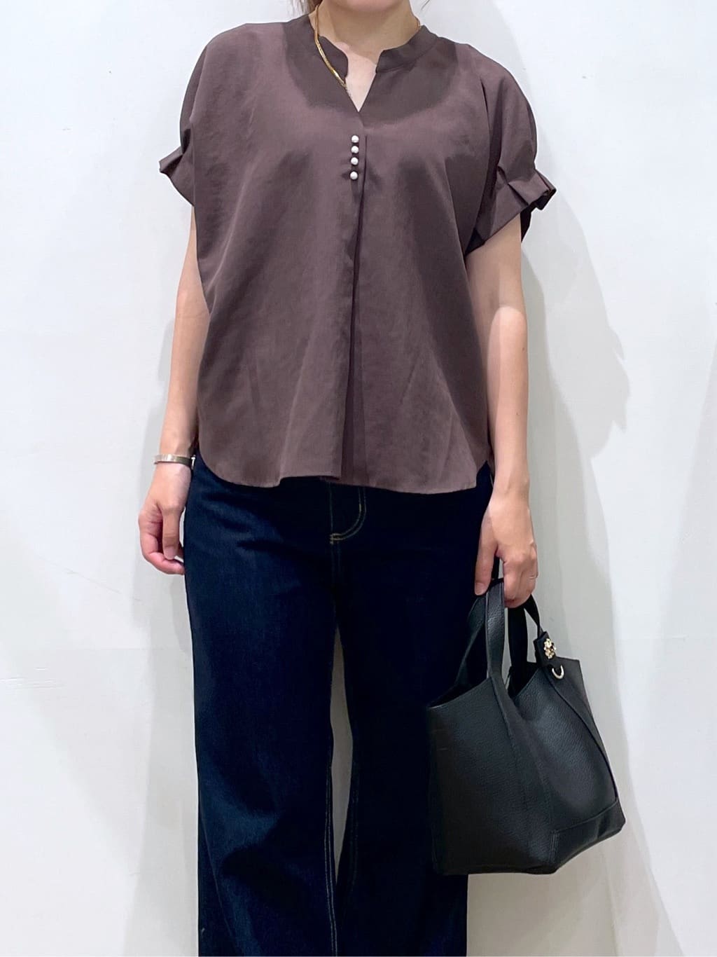 Junさんの「index｜《7色展開／XS-LLサイズ》タックスリーブスキッパーブラウス【洗濯機洗い可／吸水速乾／抗ピル／防シ」を使ったコーディネート