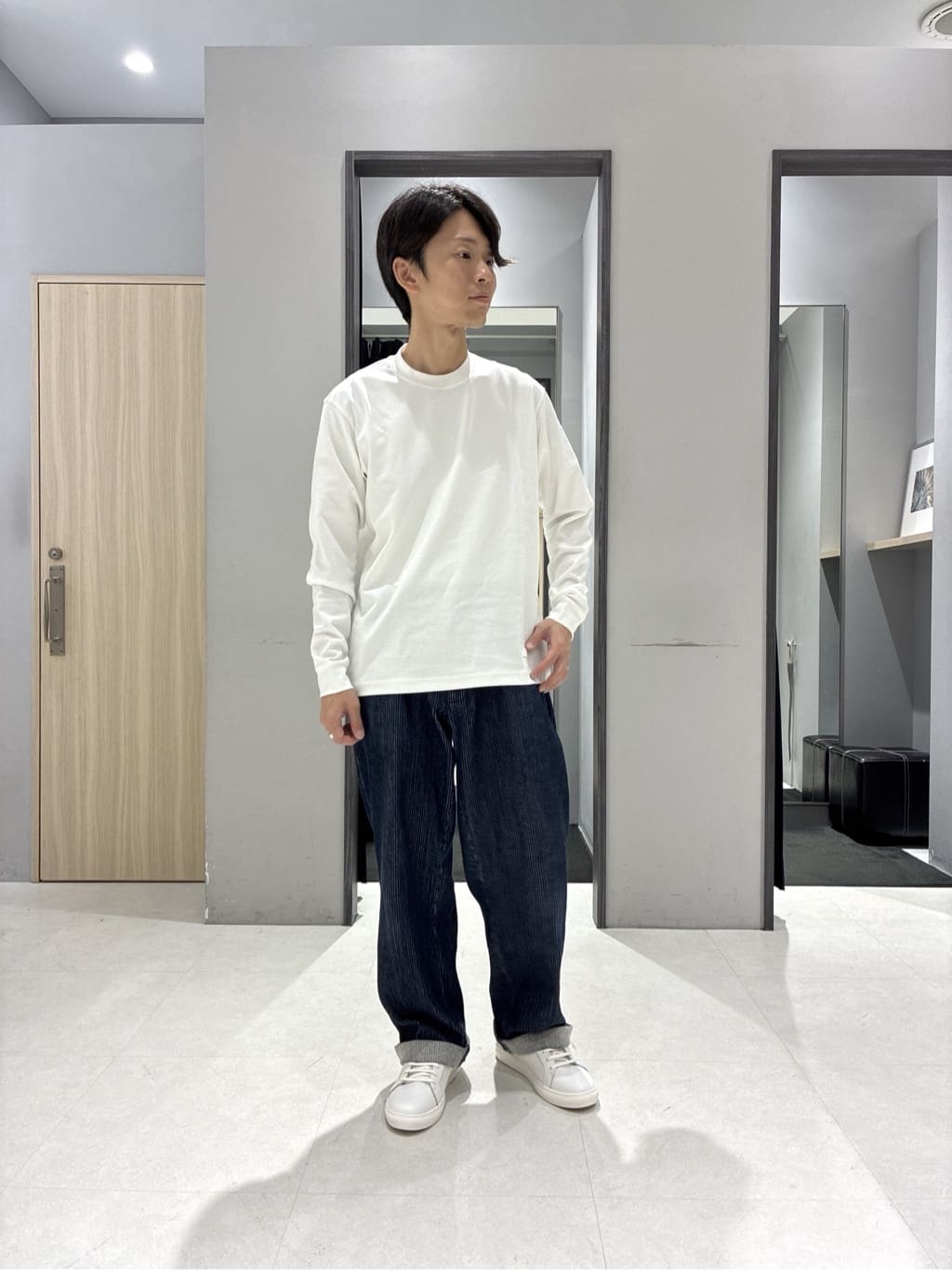 わいずみさんの「TAKEO KIKUCHI｜【JUST ONE LAYER】ダウンファブリックZIPパーカー」を使ったコーディネート