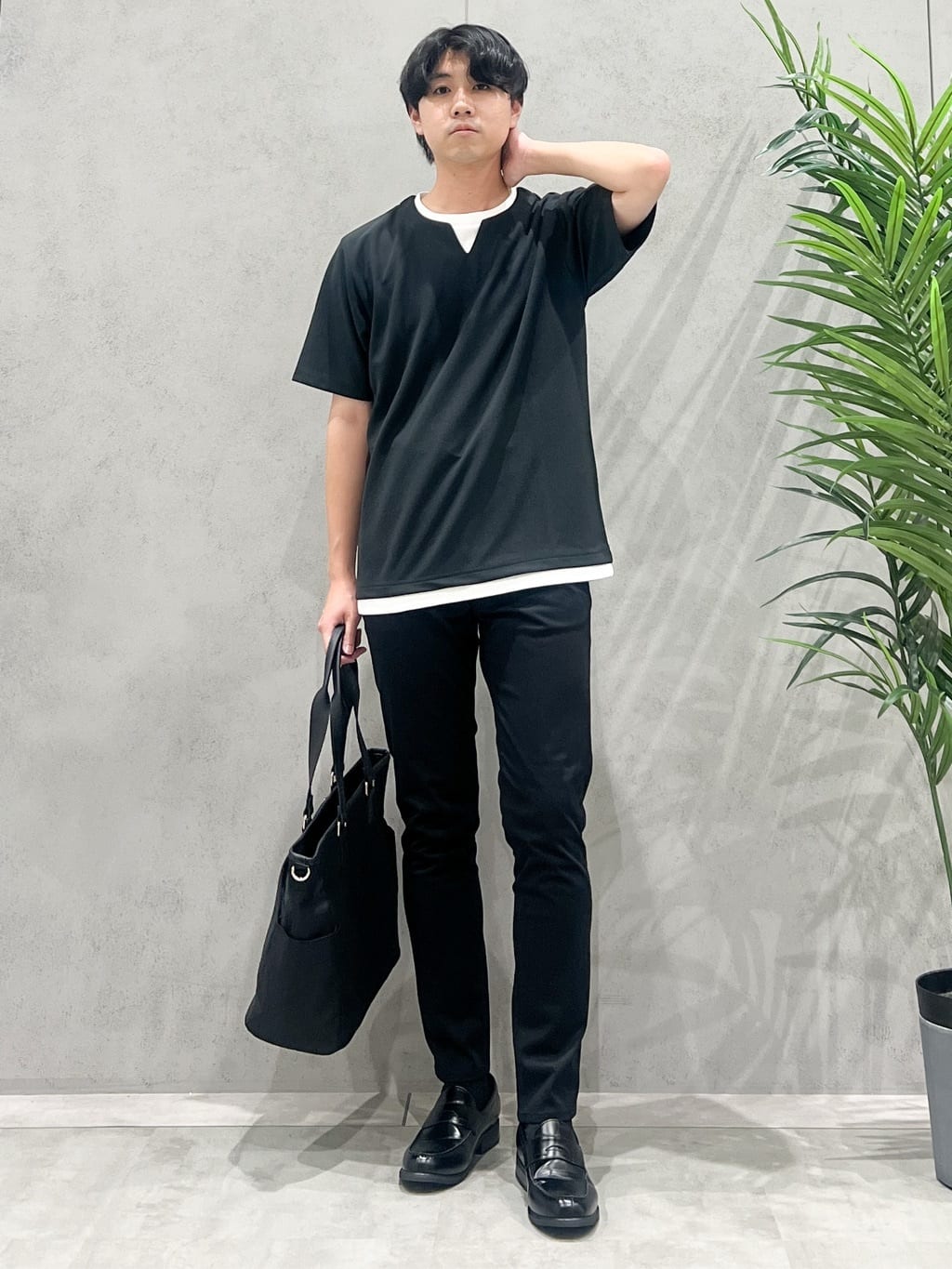 SHI-MAさんの「THE SHOP TK｜ツイルキーネック半袖Tシャツ」を使ったコーディネート
