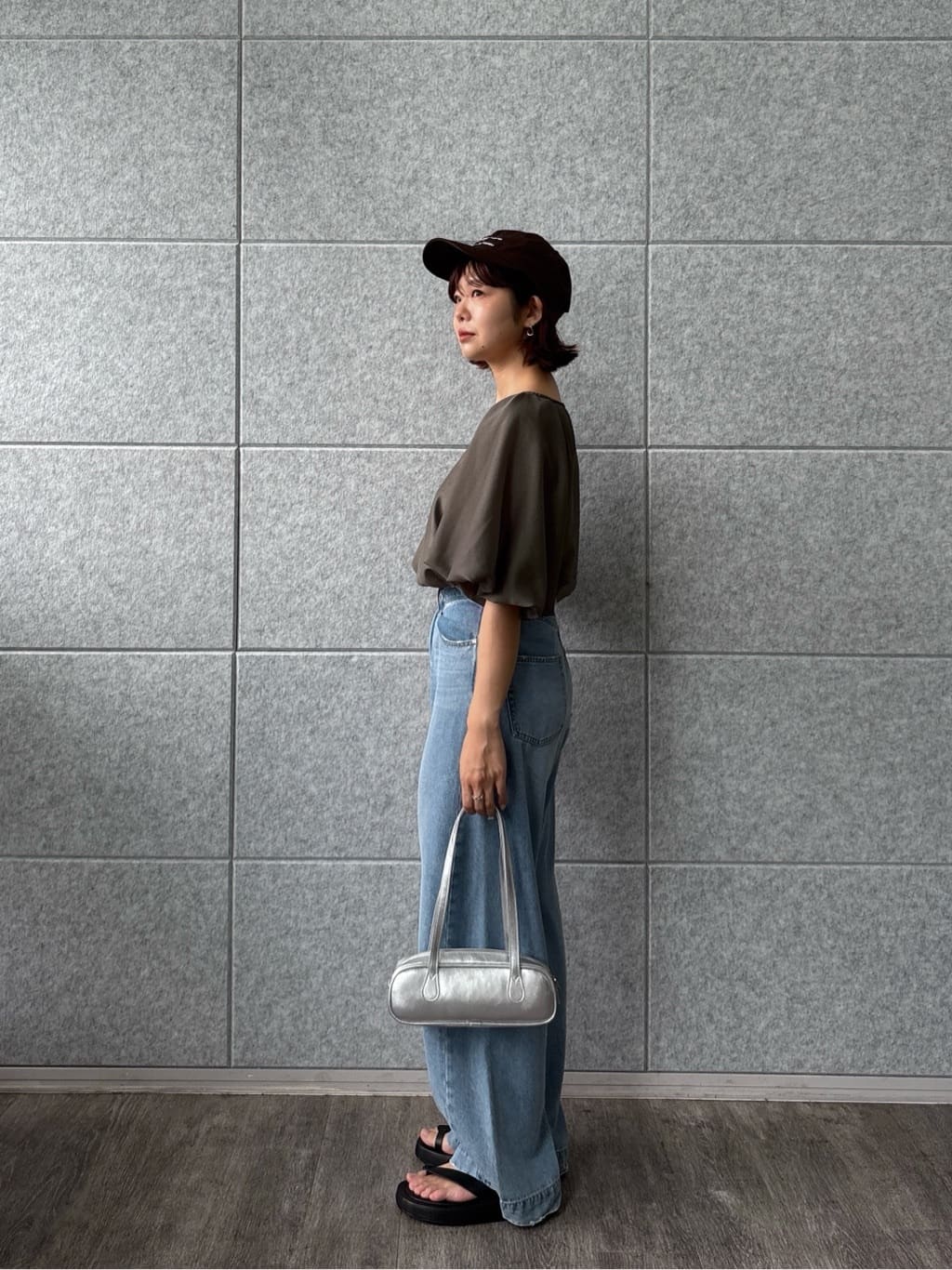 UKIさんの「INDIVI｜ボリュームスリーブブラウス」を使ったコーディネート