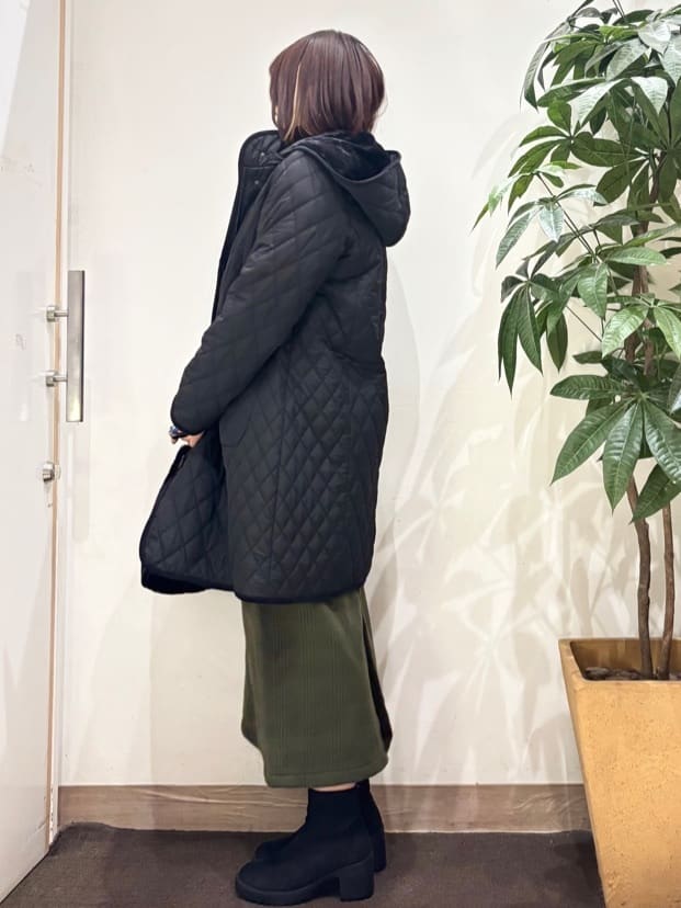 TOWAさんの「SHOO･LA･RUE｜【S-LL】大人も着やすいシックなカラー 主役級フリンジニット」を使ったコーディネート