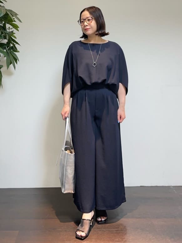 Asamiさんの「UNTITLED｜メタリックメッシュトート」を使ったコーディネート