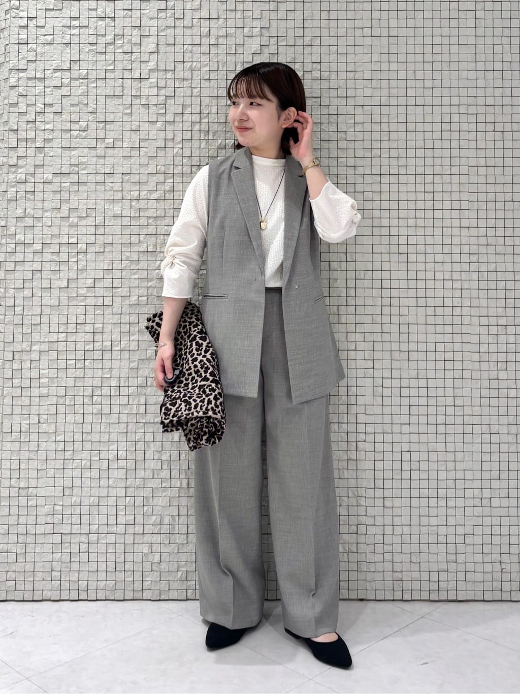 sakuさんの「INDIVI｜【UVケア／吸汗速乾】スリーブデザインブラウス」を使ったコーディネート