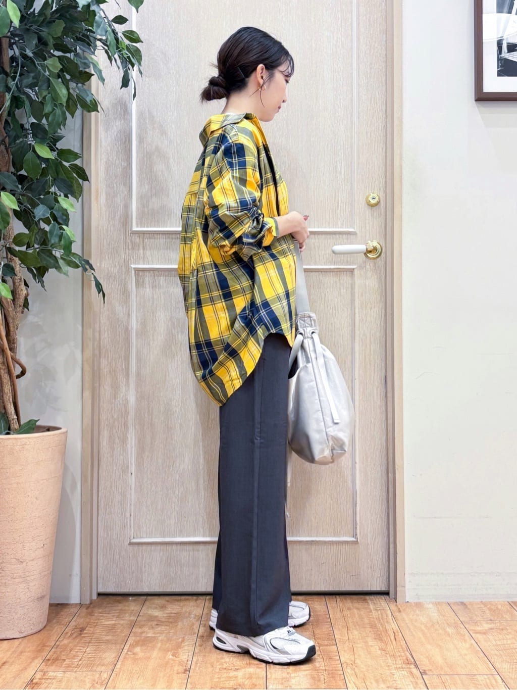 なみさんの「SHOO･LA･RUE｜【洗濯機可/S-LL】程よい抜け感 大人のチェックシャツ」を使ったコーディネート