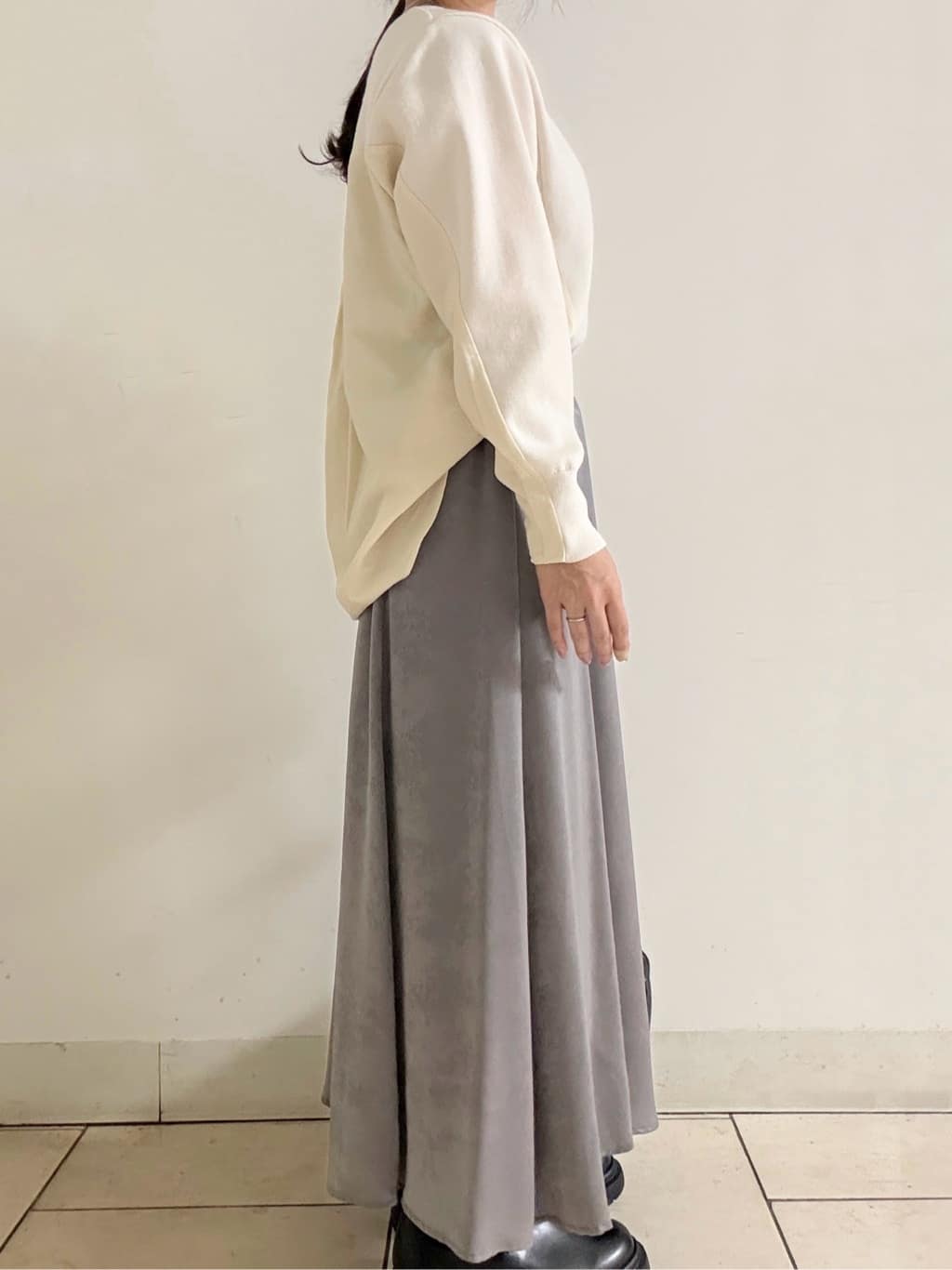 kahoさんの「INDIVI｜【洗える／選べる8色】トーンアップニット」を使ったコーディネート