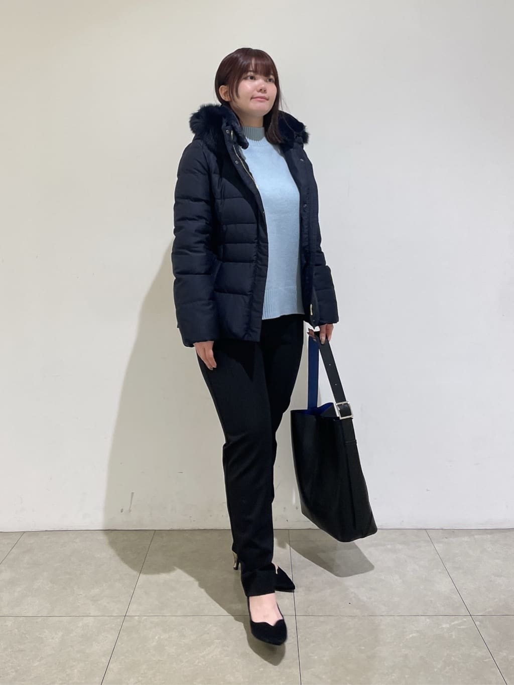 emikaさんの「INDIVI｜【名品／撥水／抗菌防臭】ショート丈リサイクルダウンコート」を使ったコーディネート