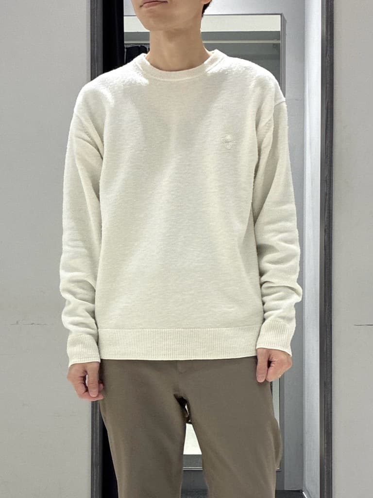 わいずみさんの「TAKEO KIKUCHI｜【Air Palette Knit】ワンポイント カラーニット プルオーバー」を使ったコーディネート