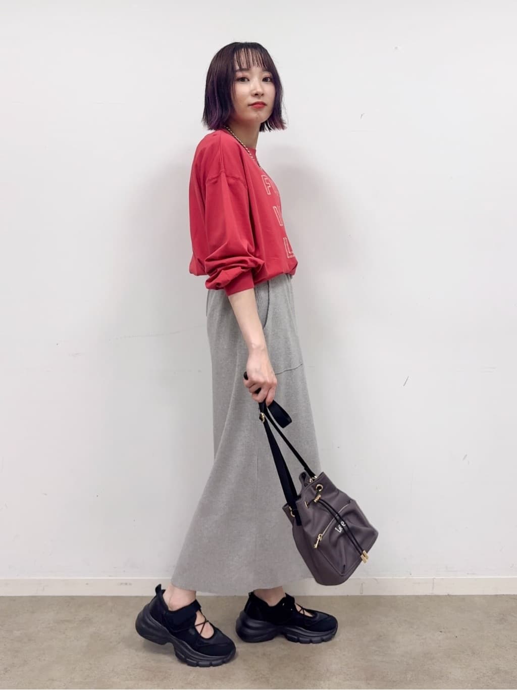 𝐜𝐡𝐢𝐤𝐚さんの「SHOO･LA･RUE｜グラフィックアソート BIGロンT」を使ったコーディネート