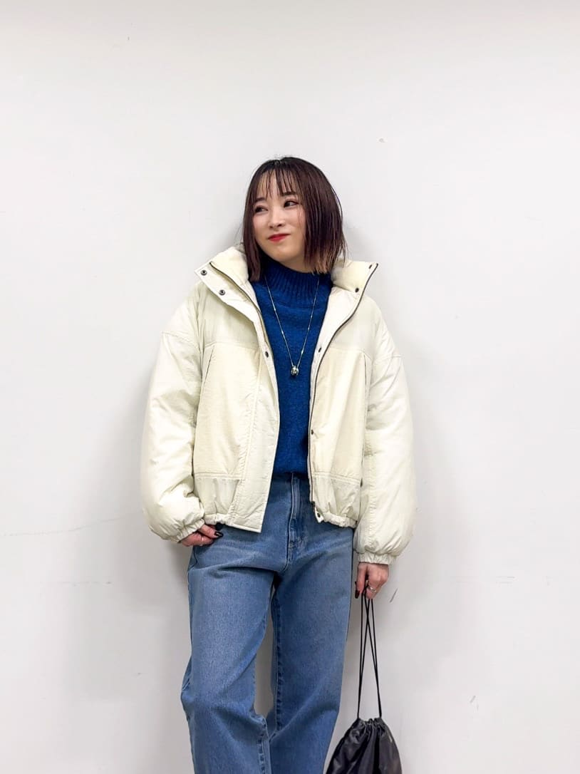 𝐜𝐡𝐢𝐤𝐚さんの「SHOO･LA･RUE｜【撥水/あったか】たっぷり着られる 中綿モンスターショートコート」を使ったコーディネート