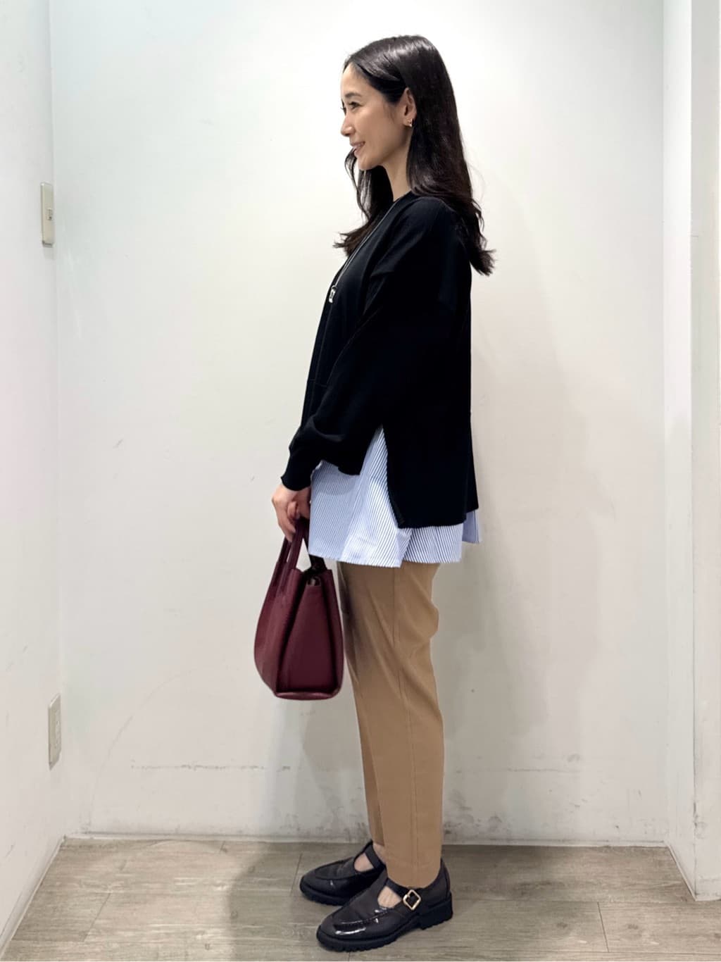 yuicciさんの「OPAQUE.CLIP｜《ツインセット》リラクシーサイドスリットニット&times;ドッキングタンク【洗濯機洗い可】」を使ったコーディネート