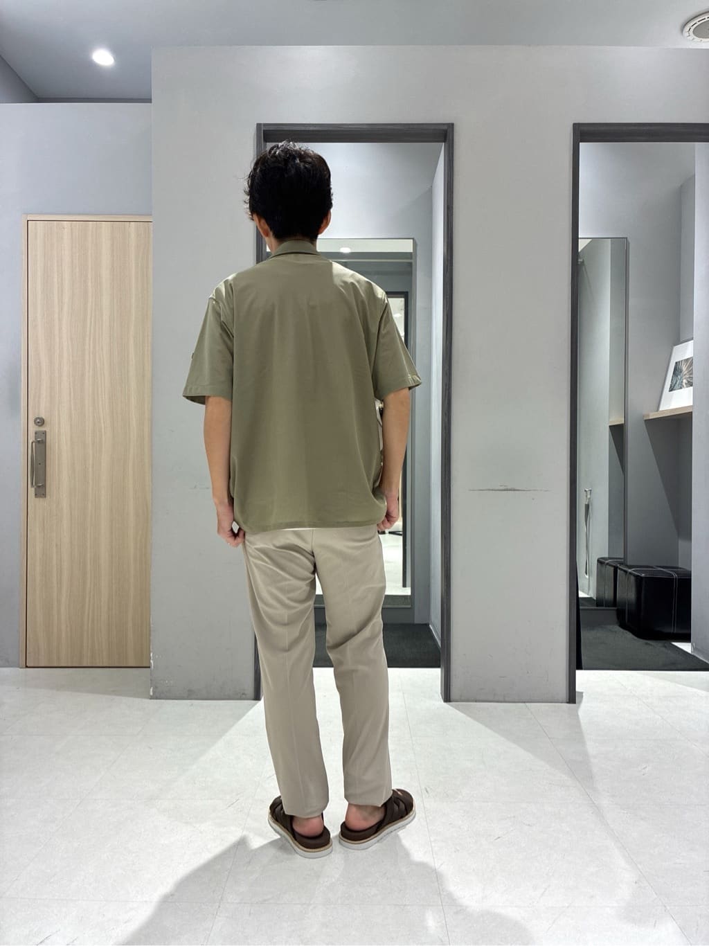 わいずみさんの「TAKEO KIKUCHI｜【COOL CITY WEAR】エアートール オープンカラーシャツ /接触冷感・通気性」を使ったコーディネート