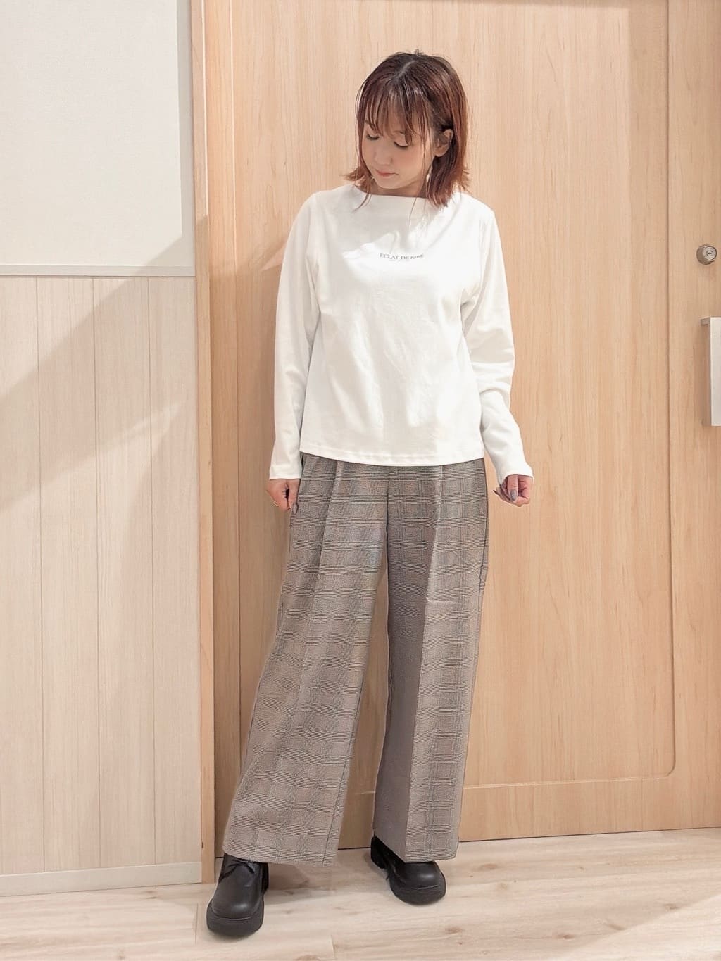 モカさんの「SHOO･LA･RUE｜【洗濯機可/S-LL】キーネックですっきり見え サイドスリット入りカーディガン【CIRCRIC】」を使ったコーディネート