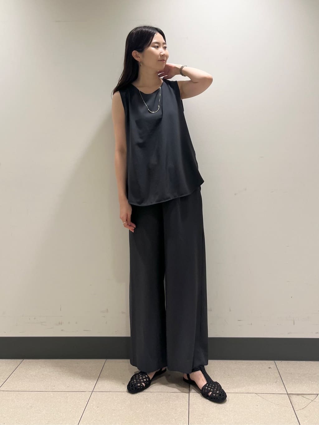 shokoさんの「INDIVI｜【UVケア／SETUP可能】エアリージョーゼット ワイドパンツ」を使ったコーディネート
