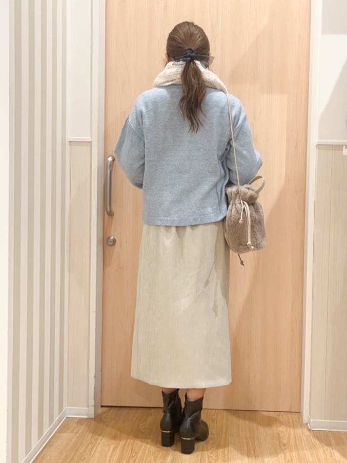 natsumiさんの「SHOO･LA･RUE｜【S-LL】Iラインできれい見え モール風ナロースカート」を使ったコーディネート