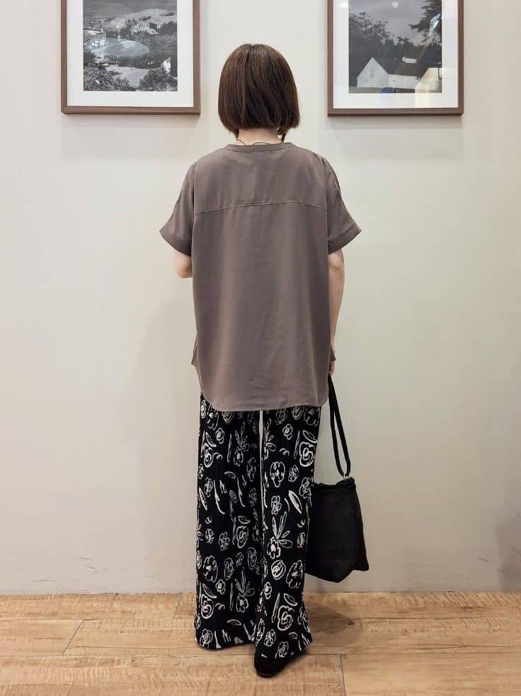 まあるさんの「SHOO･LA･RUE｜【洗える/プチプラ】大人の抜け感をプラスする バンドカラーシャツ」を使ったコーディネート