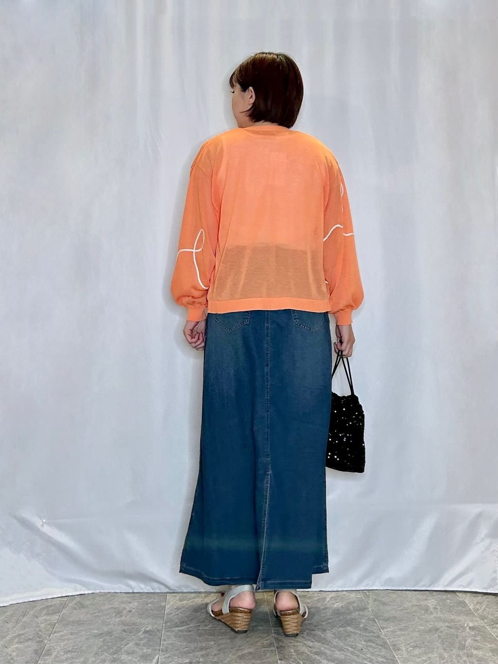 ネリさんの「SHOO･LA･RUE｜ニュアンスデザインがこなれ見え 刺繍デザイン シアーカーディガン」を使ったコーディネート