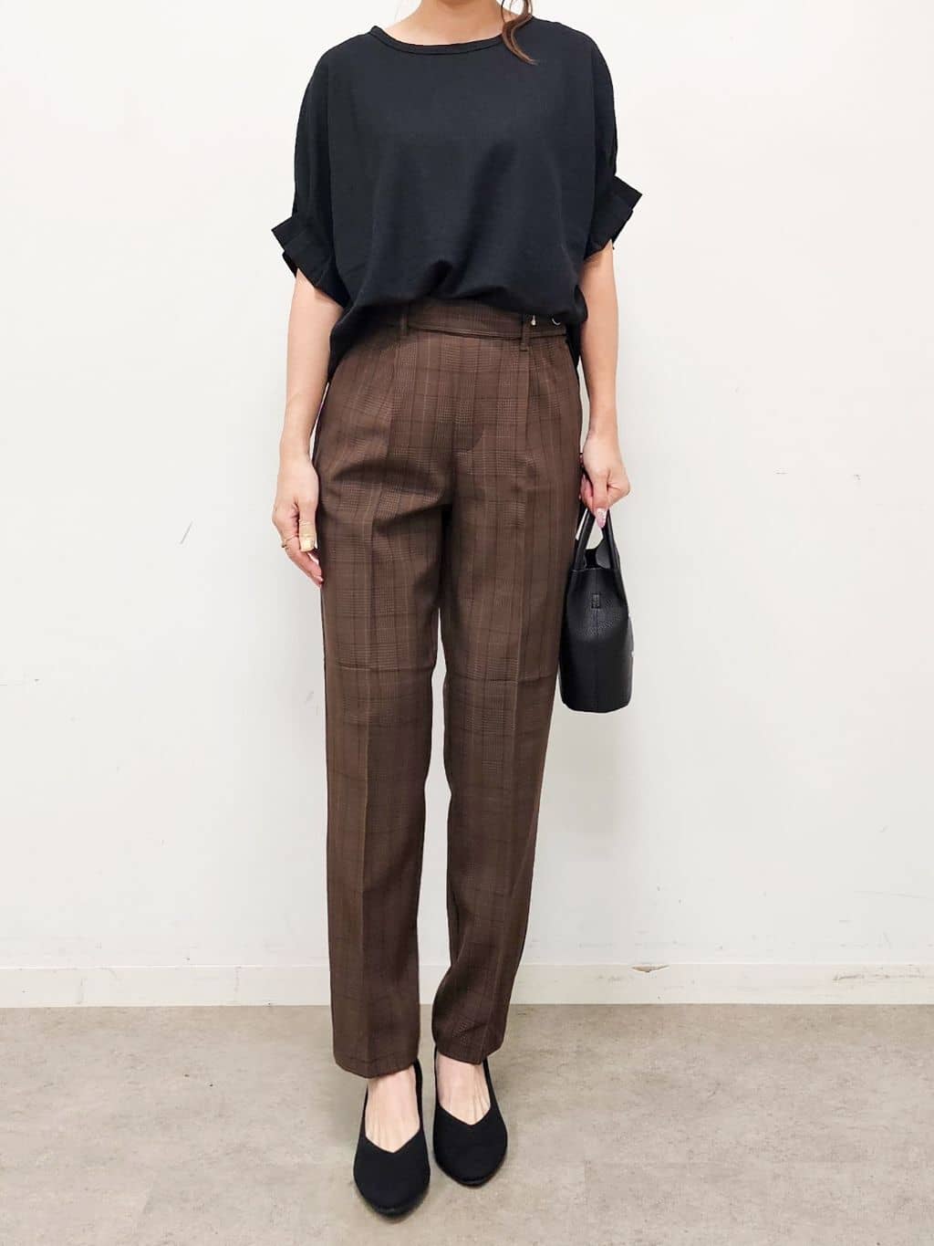 ゆゆさんの「SHOO･LA･RUE｜【洗える】お袖のタックがアクセント インせず着られる さらさらドルマントップス」を使ったコーディネート