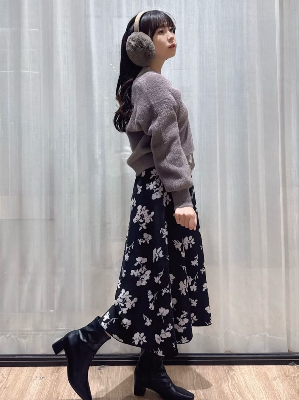 ぞうげさんの「OPAQUE.CLIP｜【折りたたみ可能】コンパクトフェイクファーイヤーマフラー」を使ったコーディネート