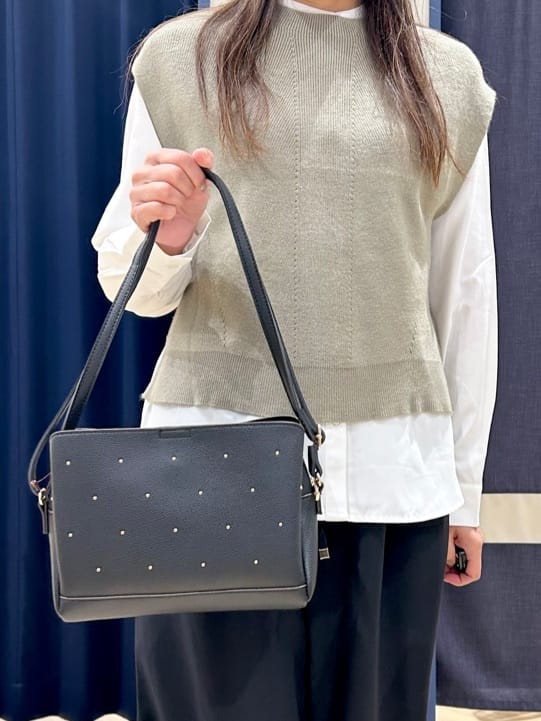 Orikaさんの「grove｜ニットベスト&times;シャツセット」を使ったコーディネート