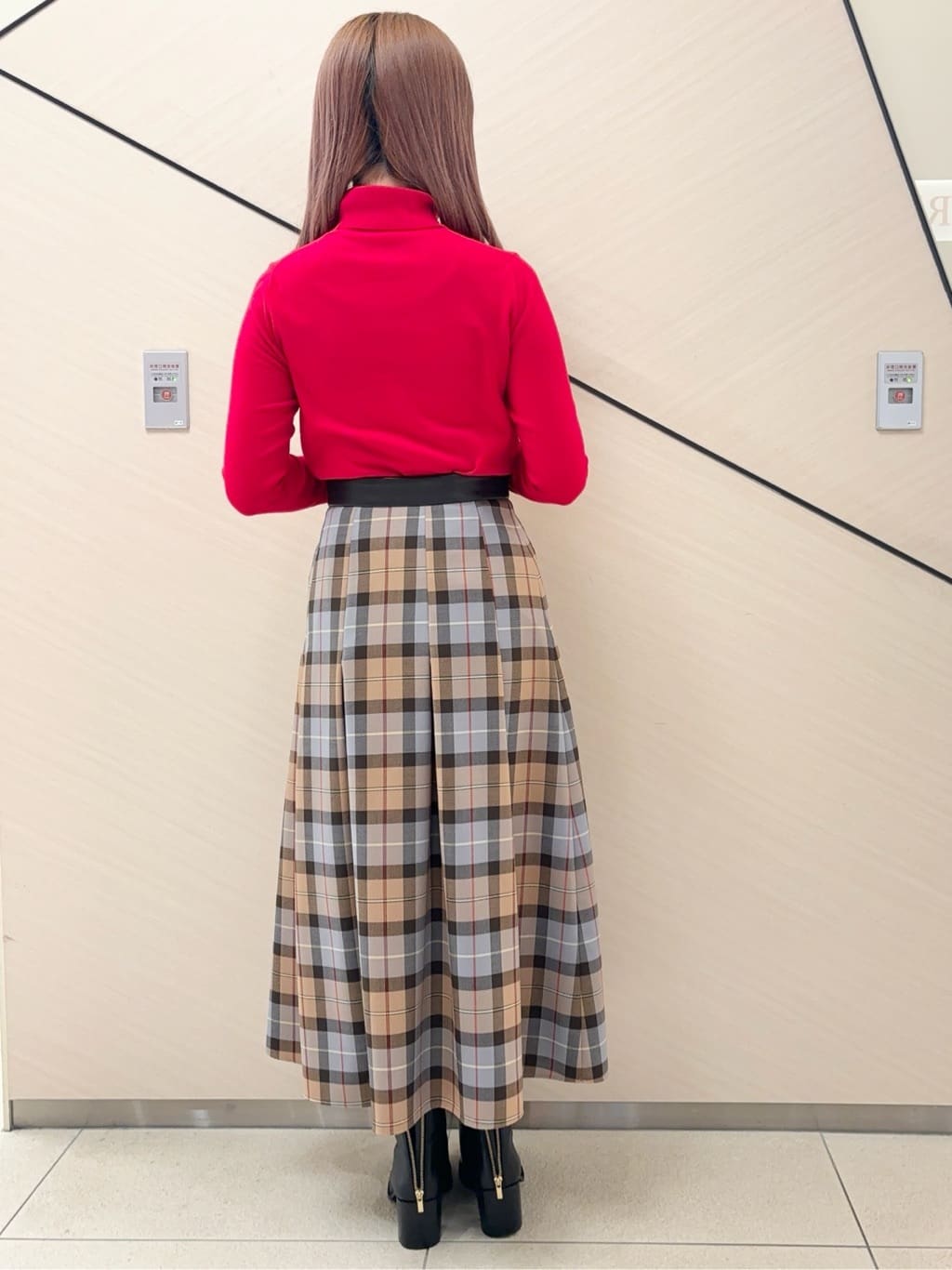 Rinaさんの「DRESSTERIOR｜◆チェックタックソフトプリーツスカート」を使ったコーディネート
